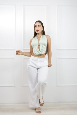 Blusa tipo babero con escote