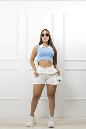 Chaleco crop femenino tipo polo en tela rib