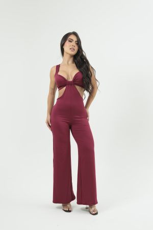 Enterizo femenino largo con escote y corte en cintura