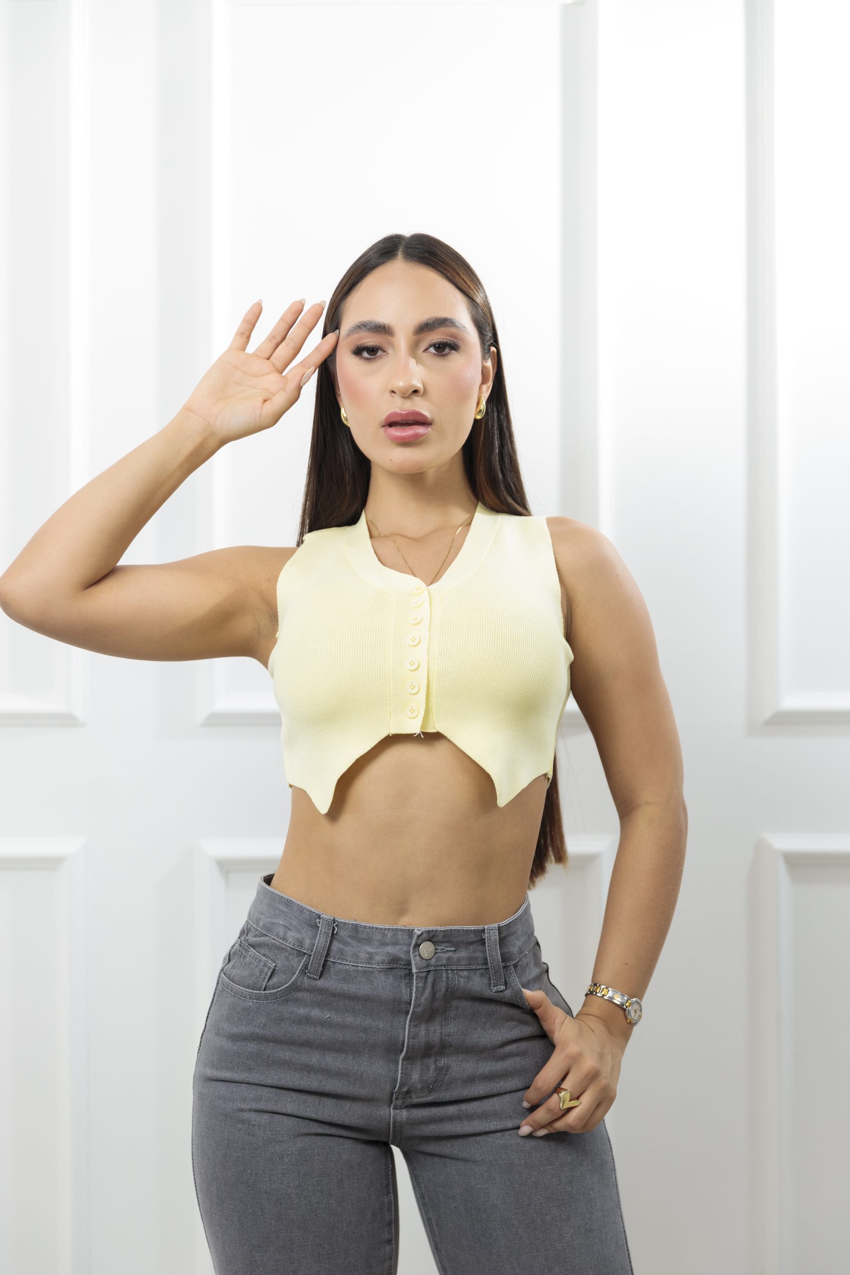 Chaleco crop femenino en tela rib con botones - Imagen 3