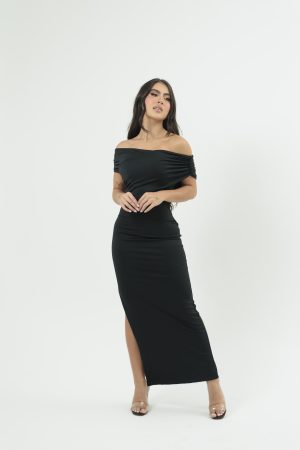 Vestido largo asimétrico con abertura lateral