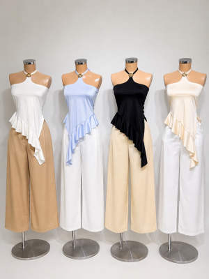 Blusa halter con herraje y diseño asimétrico fluido